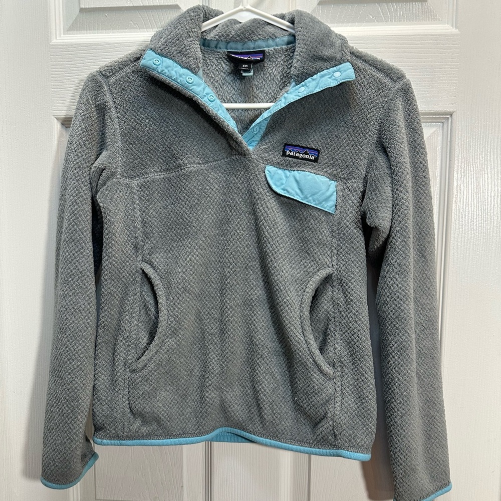 Patagonia Gray Fleece Pullover with Light Blue Accents